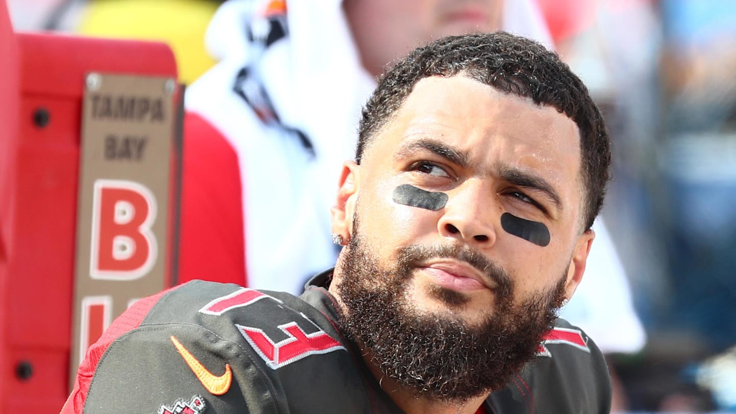 Tampa Bay Buccaneers wide receiver Mike Evans (13)