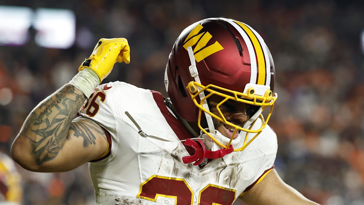 Washington Commanders running back Chris Rodriguez Jr.