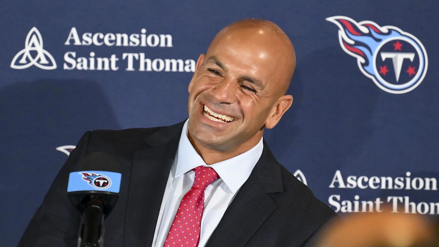 Tennessee Titans head coach Robert Saleh