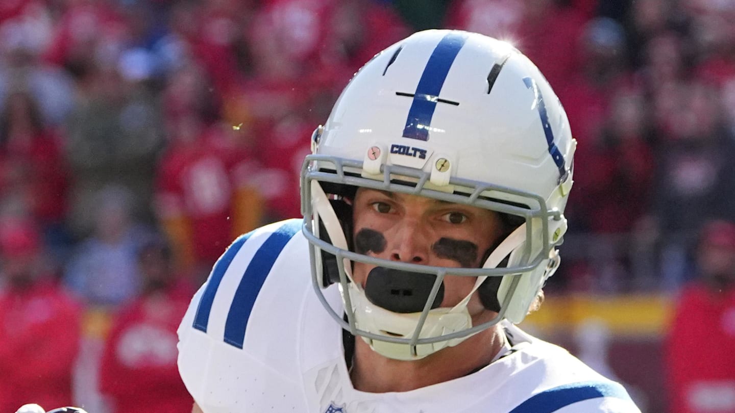 Indianapolis Colts wide receiver Alec Pierce makes a catch