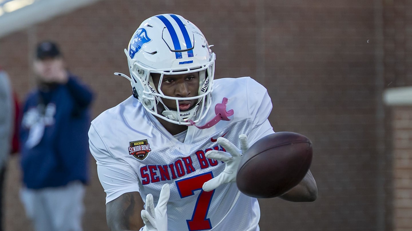 American Team wide receiver Ted Hurst (7) of Georgia State