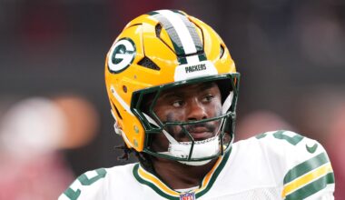 Oct 19, 2025; Glendale, Arizona, USA; Green Bay Packers quarterback Malik Willis (2)  warms up before the game against the Arizona Cardinals at State Farm Stadium. Mandatory Credit: Joe Camporeale-Imagn Images