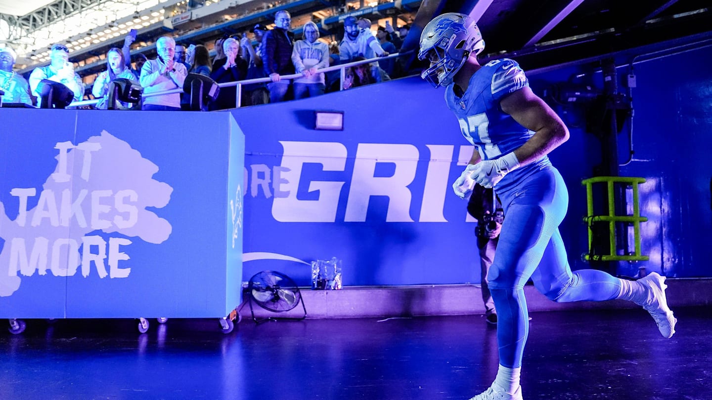 Detroit Lions tight end Sam LaPorta runs out of the tunnel during player introductions before the start of the game against the Tennessee Titans at Ford Field in Detroit on Sunday, Oct. 27, 2024.