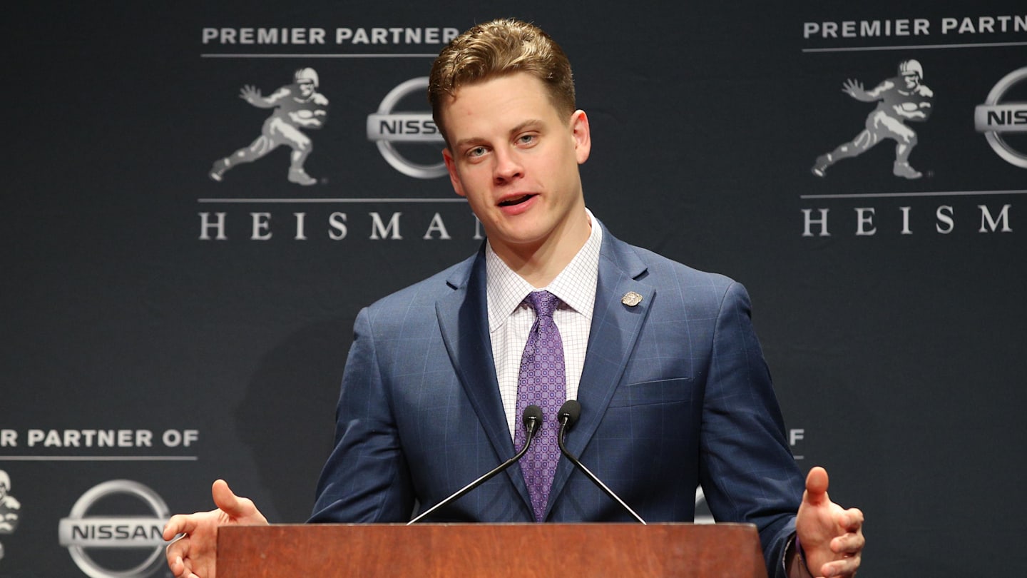 Former Heisman Winner Hailed for Best Passing Season in College Football History