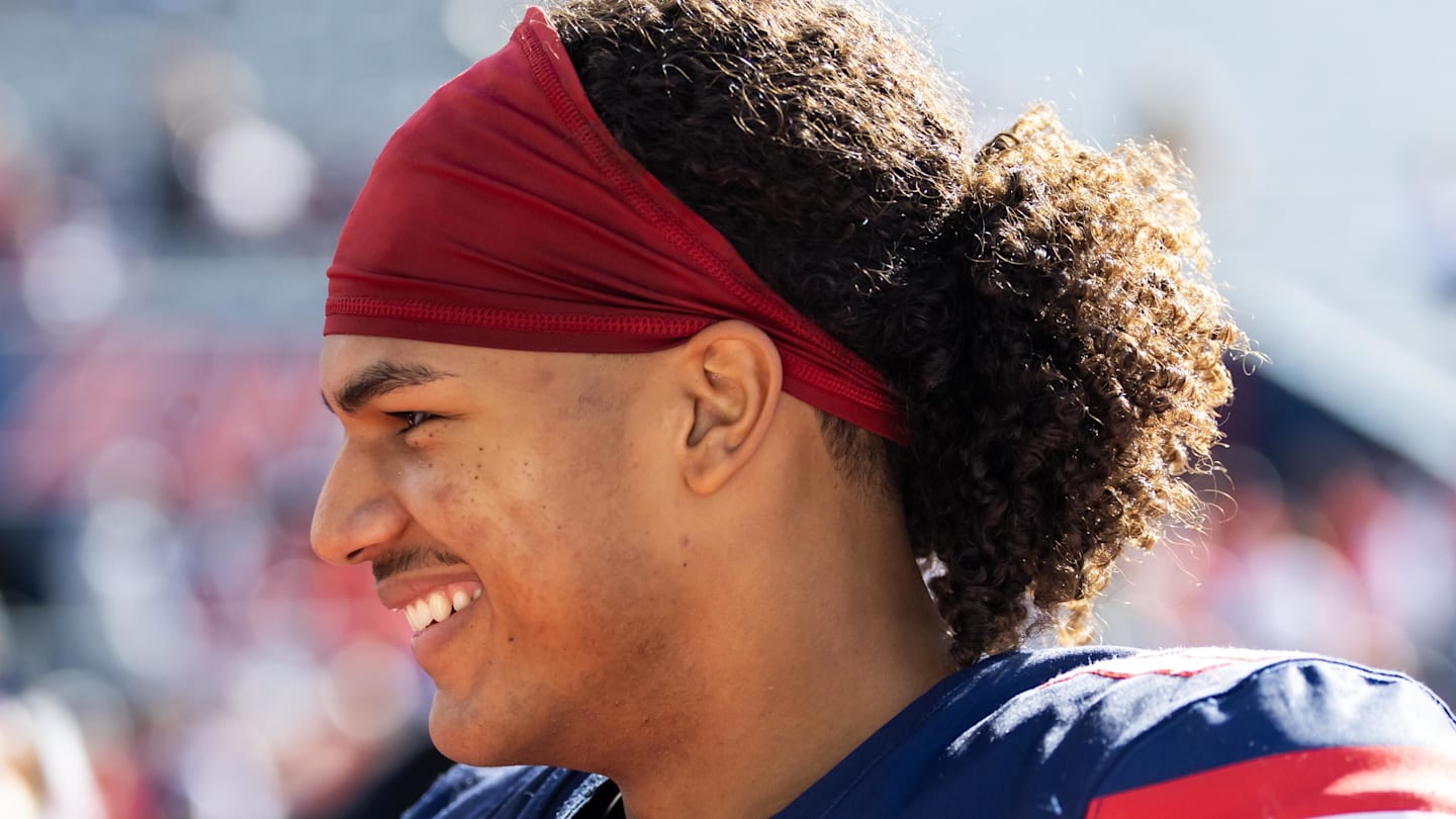 Arizona Wildcats defensive back Genesis Smith