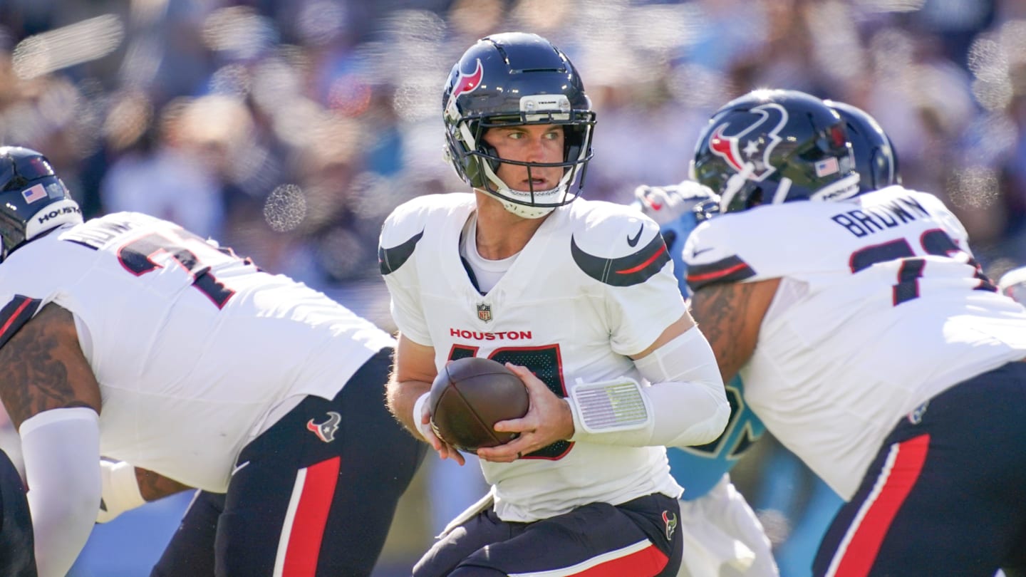 Texans Have Three Logical Trade Fits for Davis Mills