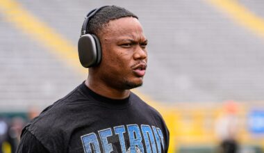 Detroit Lions running back David Montgomery (5) warms up ahead of the Green Bay Packers game at Lambeau Field in Green Bay, Wis., on Sunday, September 7, 2025.