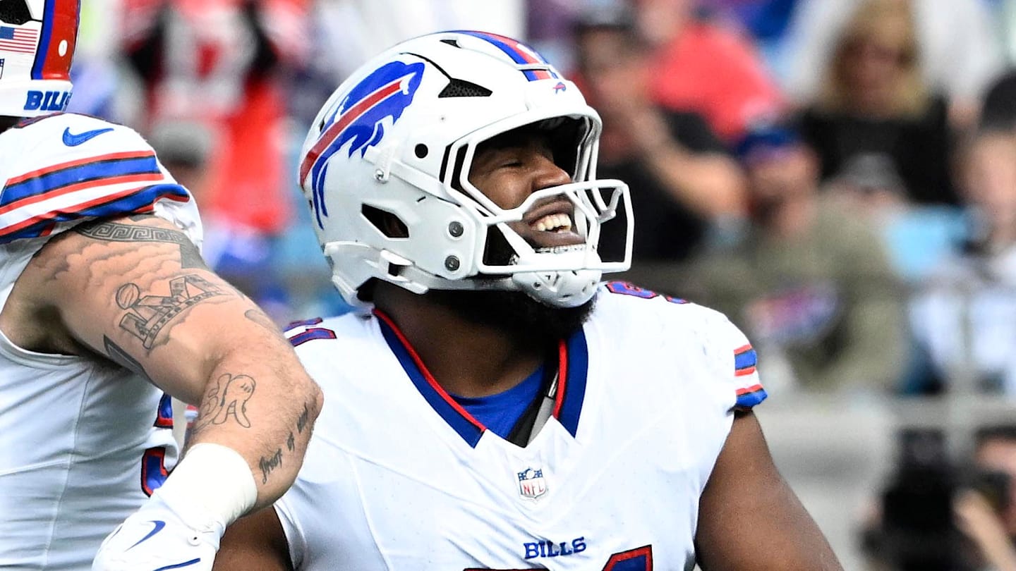 Oct 26, 2025; Charlotte, North Carolina, USA;  Buffalo Bills defensive tackle Ed Oliver (91) reacts after a sack in the first quarter at Bank of America Stadium. Mandatory Credit: Bob Donnan-Imagn Images