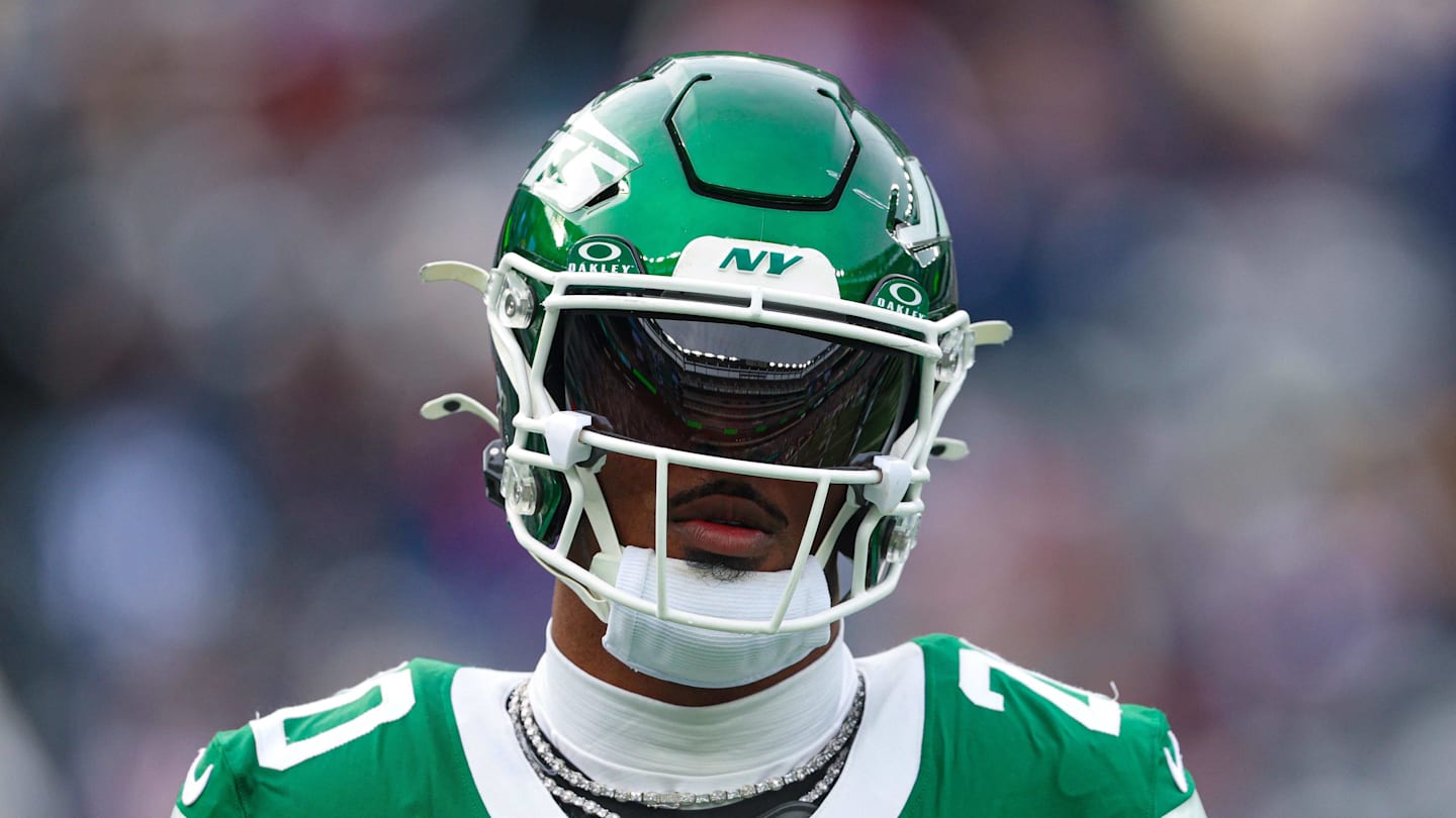 Dec 28, 2025; East Rutherford, New Jersey, USA; New York Jets running back Breece Hall (20) on the field before the game against the New England Patriots at MetLife Stadium. Mandatory Credit: Vincent Carchietta-Imagn Images