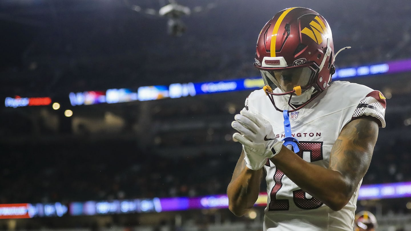 Washington Commanders cornerback Benjamin St-Juste (25) reacts after a play against the Cincinnati Bengals in the second half at Paycor Stadium.
