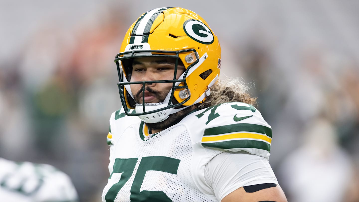 Oct 19, 2025; Glendale, Arizona, USA; Green Bay Packers guard Sean Rhyan (75) against the Arizona Cardinals at State Farm Stadium. Mandatory Credit: Mark J. Rebilas-Imagn Images