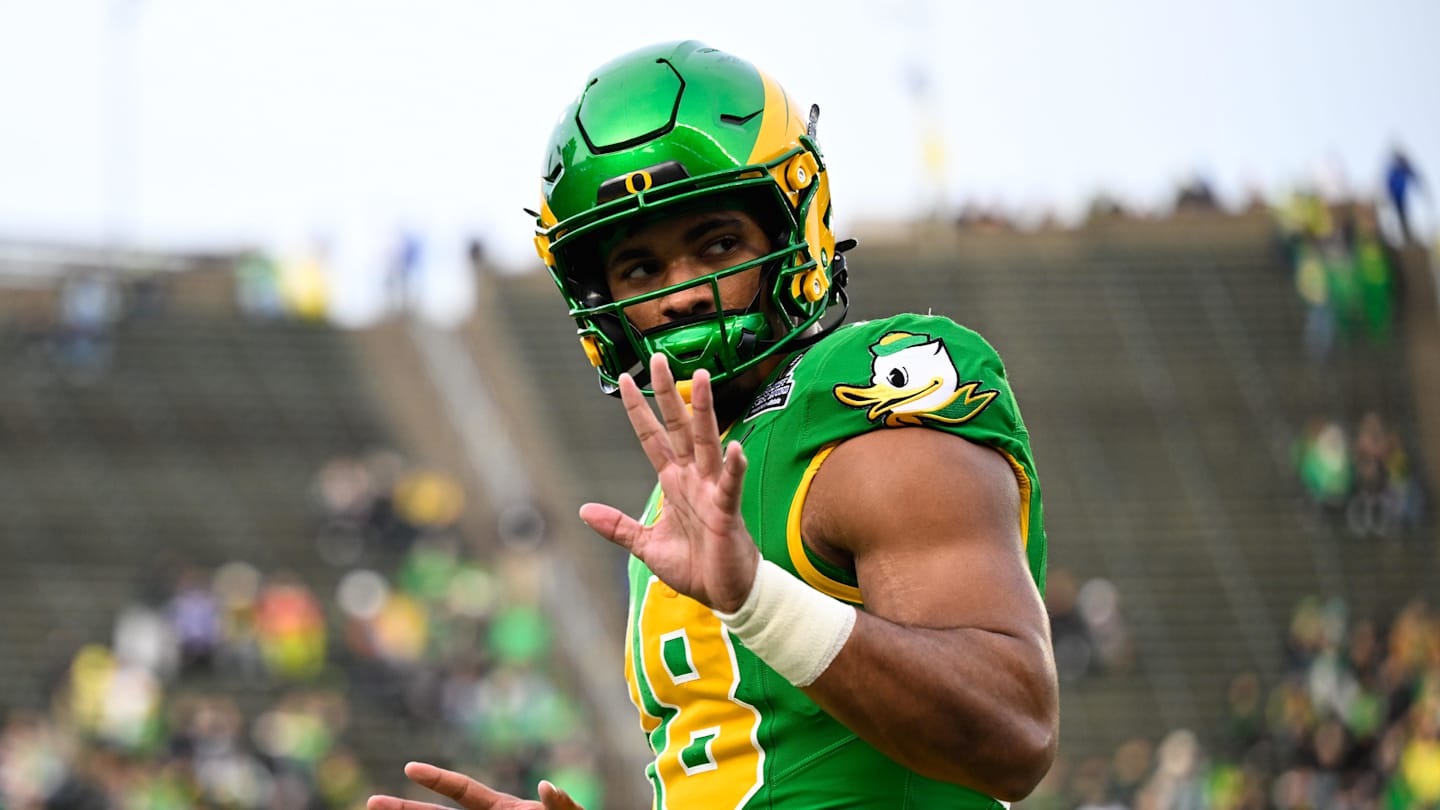 Chargers Give Mike McDaniel What He Wants In New Mock Draft