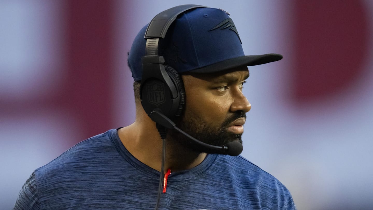 Dec 15, 2024; Glendale, Arizona, USA; New England Patriots head coach Jerod Mayo against the Arizona Cardinals at State Farm Stadium. Mandatory Credit: Mark J. Rebilas-Imagn Images