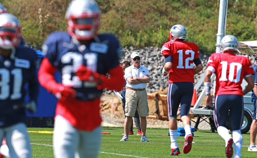 Patriots legend Ernie Adams named football coach at NEPSAC school in Mass.