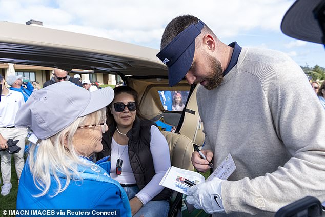 Kelce was seen signing an autograph for the shaken-up fan after accidentally hitting her