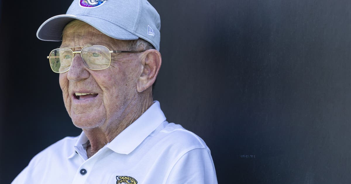 Lou Holtz, college football coaching legend, in hospice care: reports