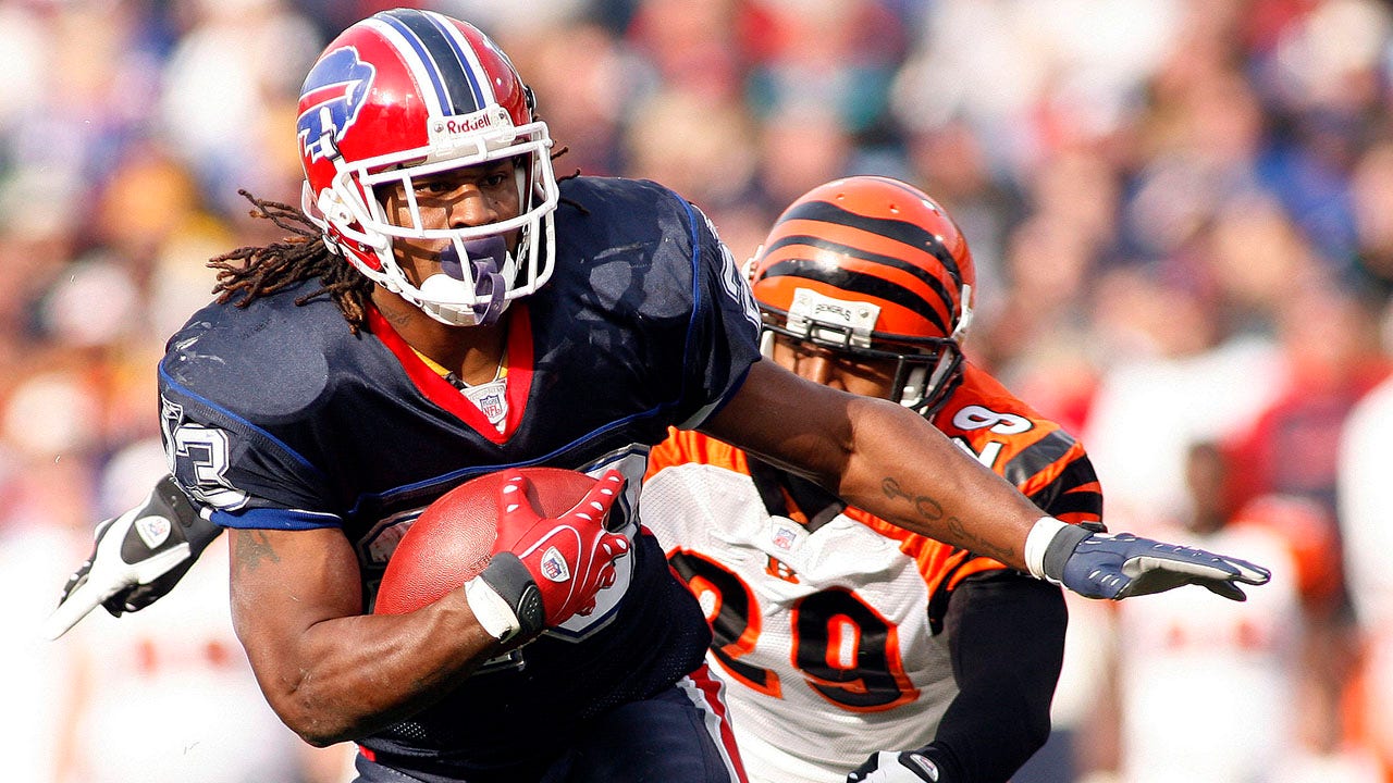 Ex-NFL star dishes on Bills dysfunction early in his career