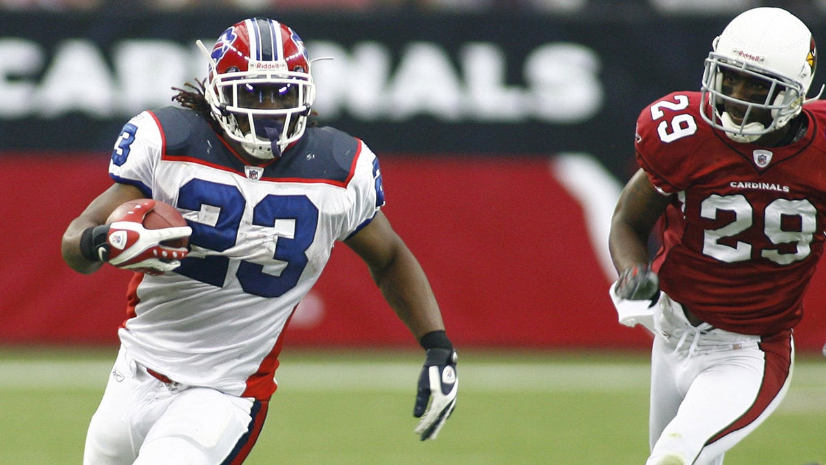 Marshawn Lynch takes on the Cardinals