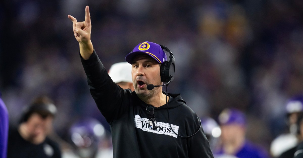 Vikings TE Coach Brian Angelichio to Join Steelers Staff