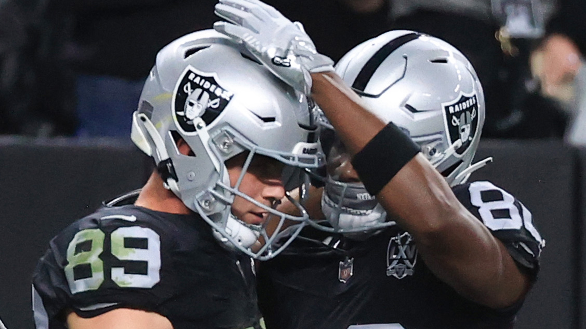 Ex-Raiders WR Signs Contract With Dolphins Ahead of Free Agency