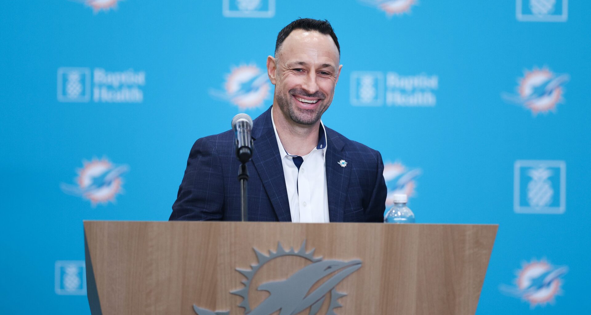 Dolphins Predicted to Add Top Cornerback After Torn ACL