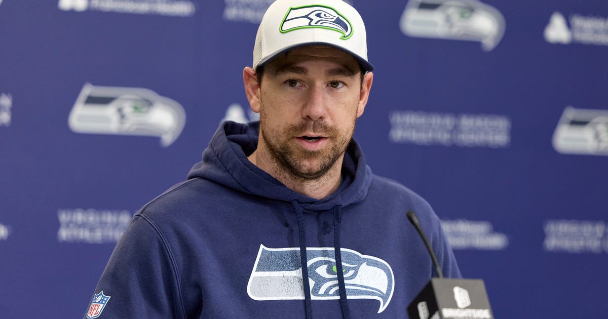 Raiders hire Seahawks OC Klint Kubiak as head coach