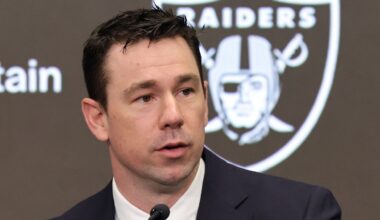 Klint Kubiak, Mark Davis want Maxx Crosby to remain with Raiders