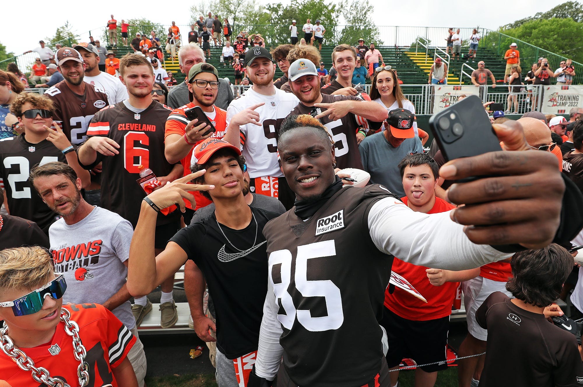 David Njoku’s career with the Browns is now over he says, NFL free agency looms