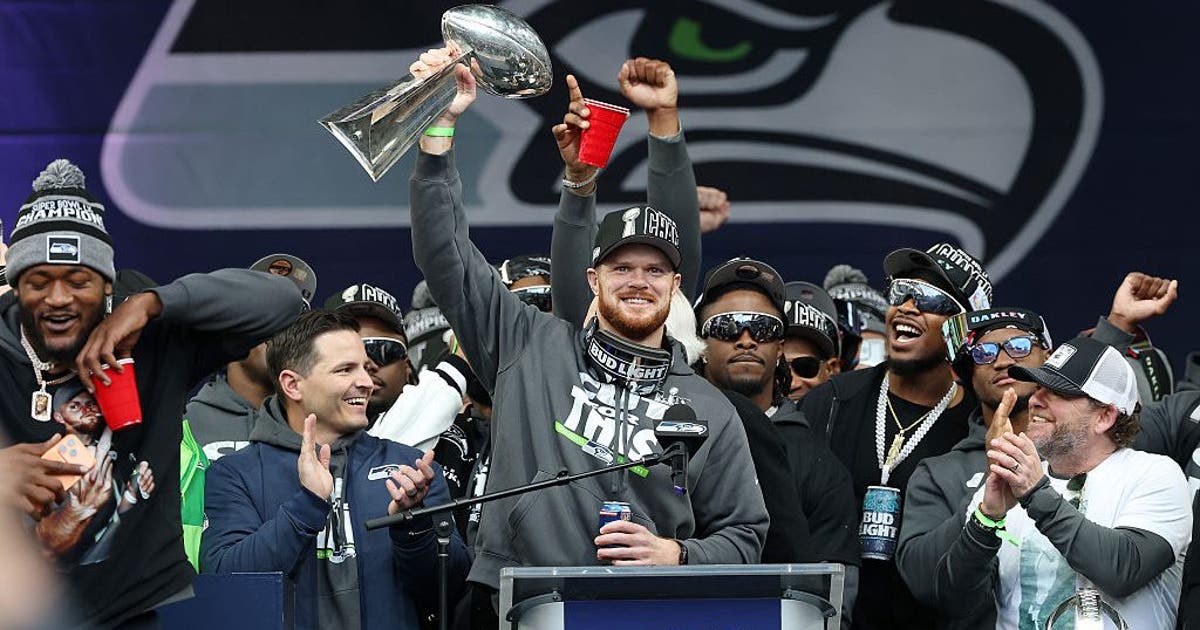 Seahawks take to streets for parade to celebrate Super Bowl