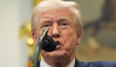 Trump pardons 5 former NFL players for crimes ranging from perjury to drug trafficking