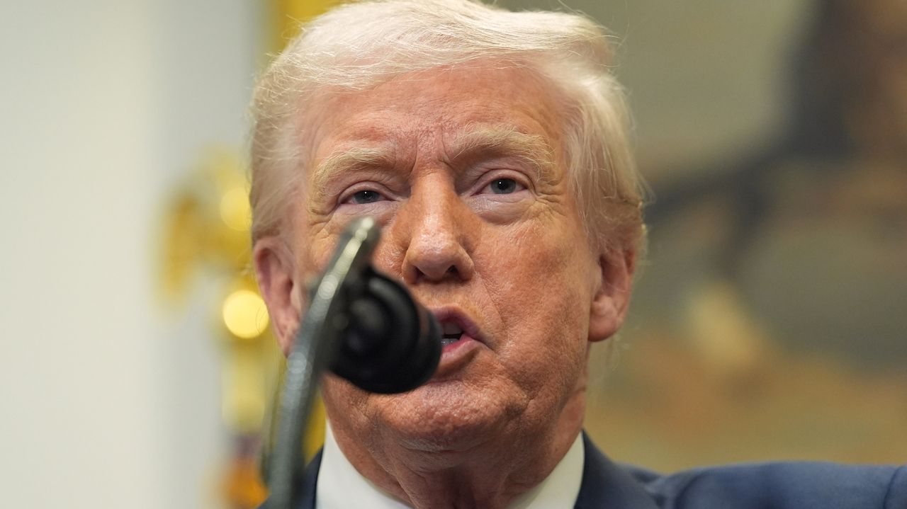 Trump pardons 5 former NFL players for crimes ranging from perjury to drug trafficking