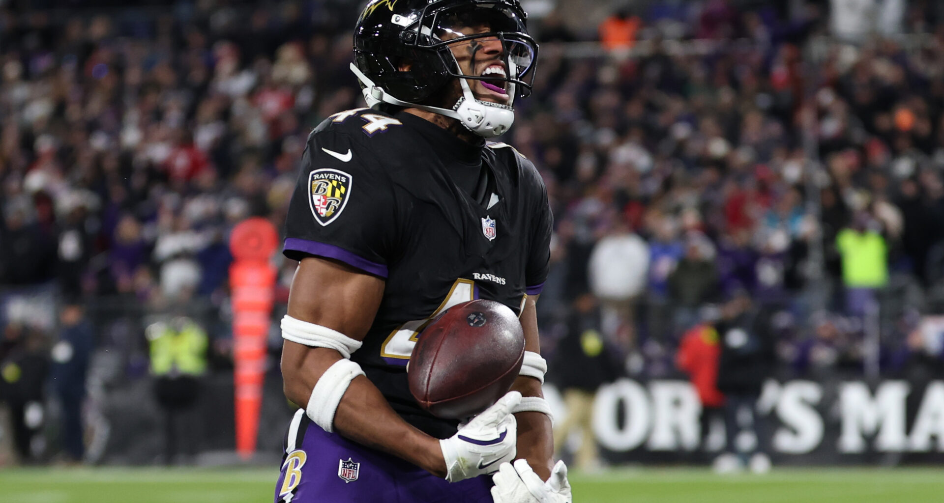 Ravens All-Pro Draws Fans Scorn for Being at Seahawks Parade