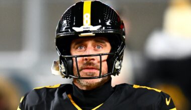 Vikings Hit With Strong Aaron Rodgers Message Amid QB Issues