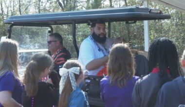 Former Pineville Rebel serves as grand marshal at J.I. Barron Elementary