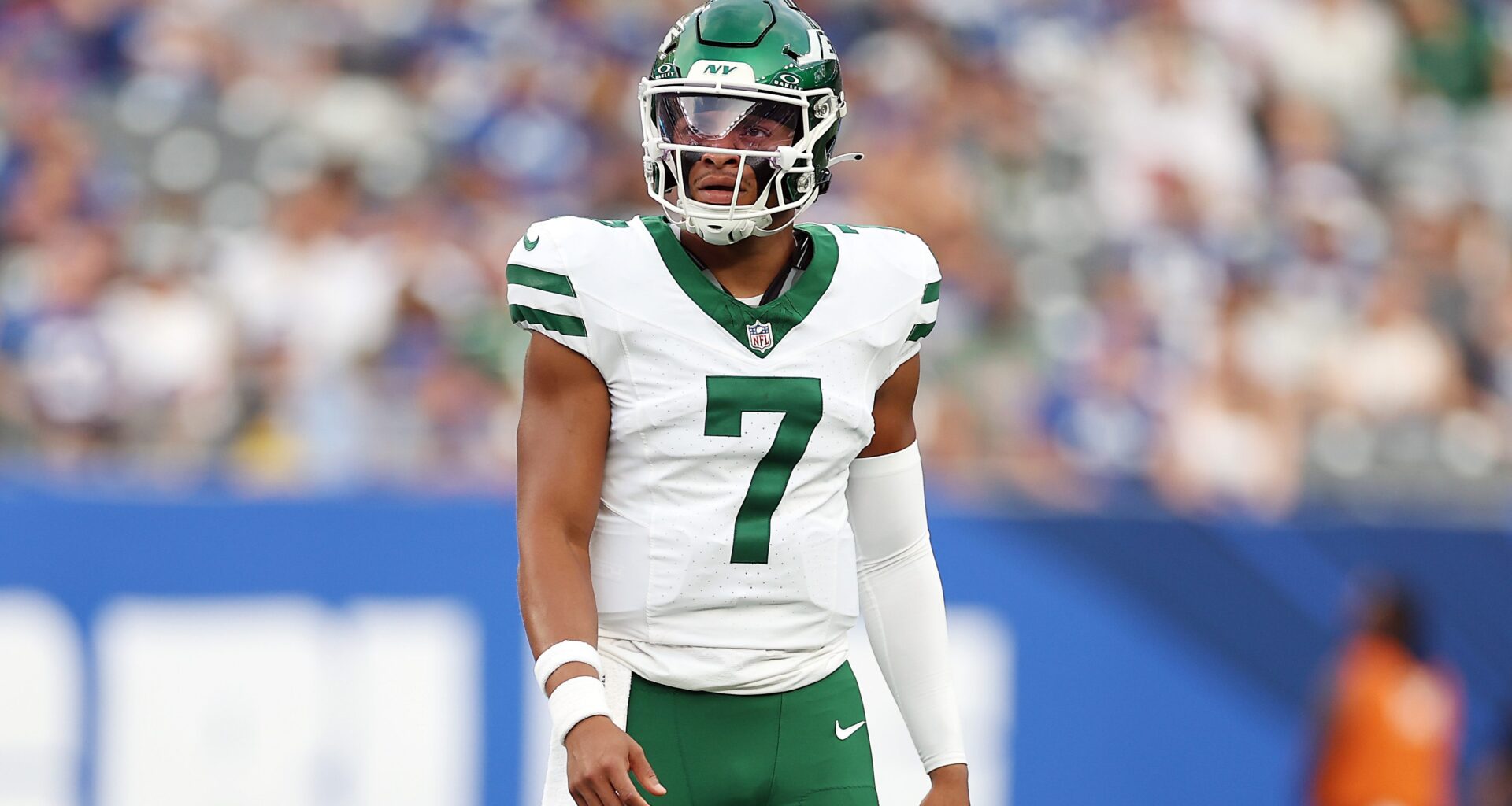 Jets Predicted to Cut QB Justin Fields After Disaster Season