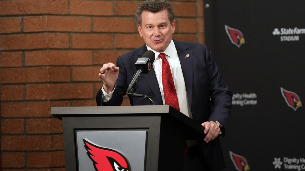 Mike LeFleur keeps 10 holdovers on Cardinals staff, including defensive coordinator Nick Rallis