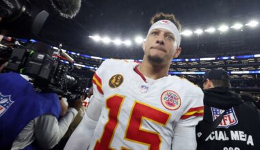 Chiefs QB Patrick Mahomes Reacts to USA Hockey News
