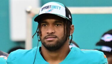 Dolphins Tipped to Land 35-Year Old QB Coming off Awful Season