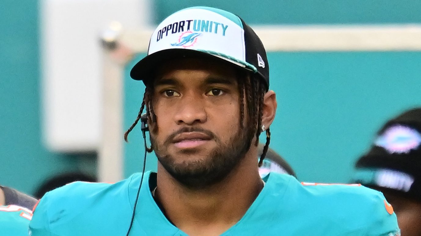 Dolphins Tipped to Land 35-Year Old QB Coming off Awful Season