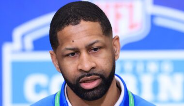 Browns Put Quarterbacks on Notice as Free Agency Approaches