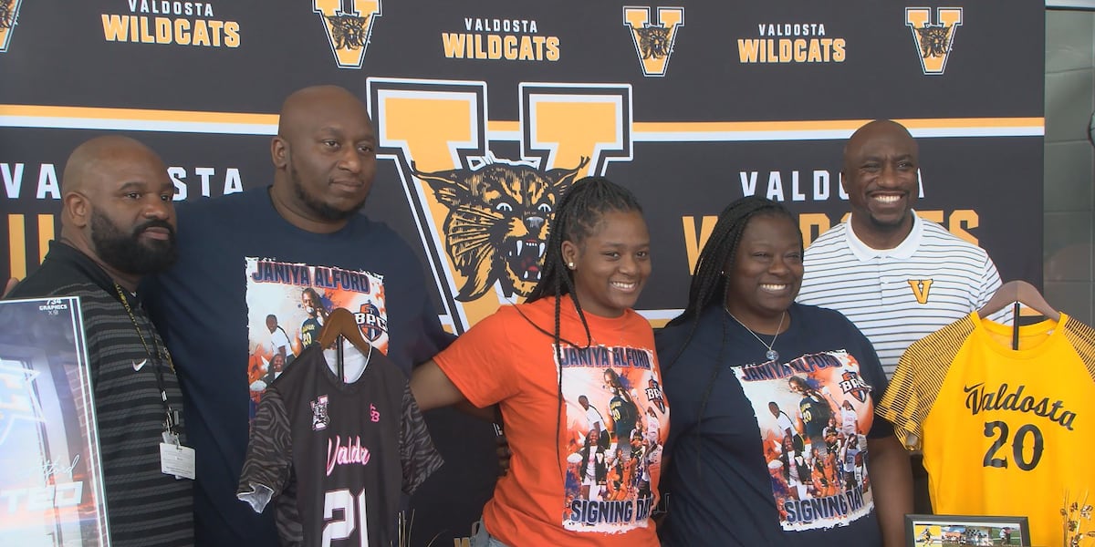 Janiya Alford Becomes First Valdosta Wildcat to Sign Flag Football Scholarship