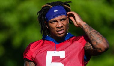 Colts QB Anthony Richardson fixing his headband