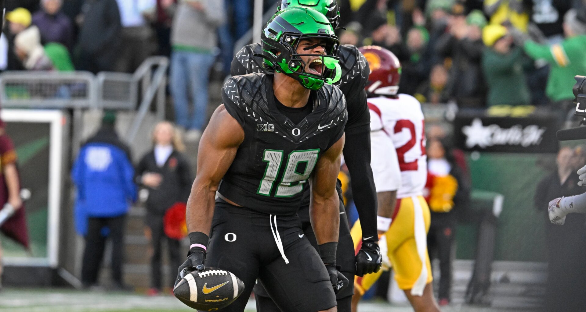 Texans meet with Oregon TE Kenyon Sadiq