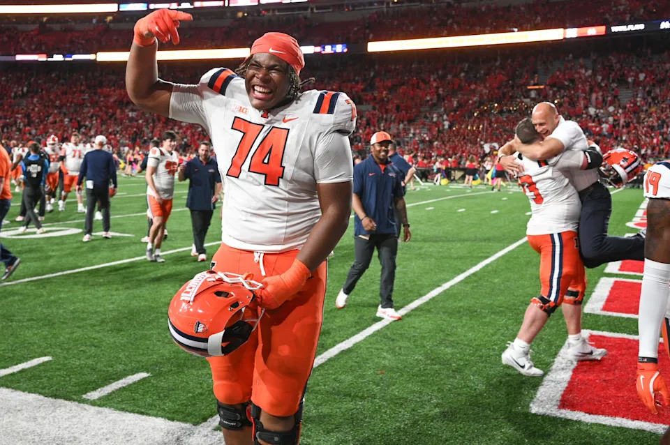 LINCOLN, NEBRASKA - SEPTEMBER 20: J.C. Davis #74 of the Illinois Fighting Illini celebrates the win against the Nebraska Cornhuskers at Memorial Stadium on September 20, 2024 in Lincoln, Nebraska. (Photo by Steven Branscombe/Getty Images)