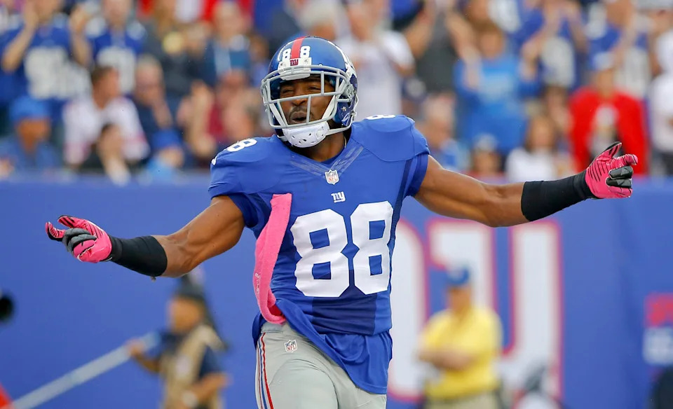 Oct 6, 2013; East Rutherford, NJ, USA; New York Giants wide receiver Hakeem Nicks (88) celebrates a pass reception during the first half against the Philadelphia Eagles at MetLife Stadium. Mandatory Credit: Jim O'Connor-USA TODAY Sports