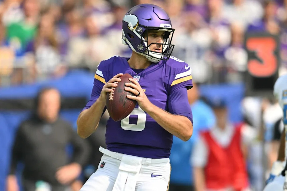 Minnesota Vikings quarterback Kirk Cousins (8) looks to throws a pass against the Los Angeles Chargers during the first quarter at U.S. Bank Stadium. USA TODAY Sports via Reuters Con