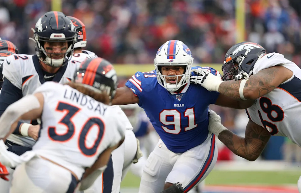 Bills rookie Ed Oliver fights through a block to tackle Broncos running back Phillip Lindsay.

Jg 112419 Bills 6
