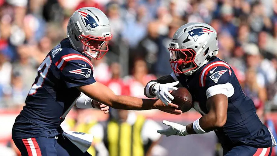 New England Patriots running back Antonio Gibson