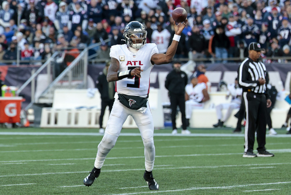 NFL: NOV 02 Falcons at Patriots