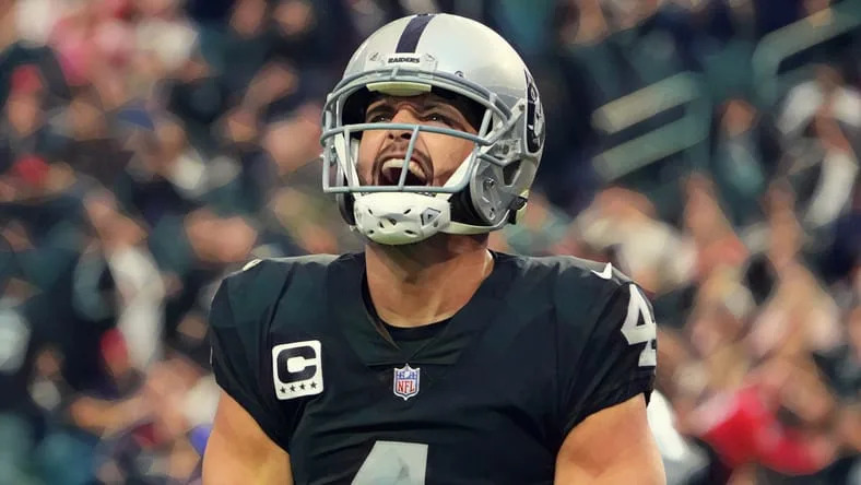 Derek Carr celebrates after a touchdown against the Patriots at Allegiant Stadium.